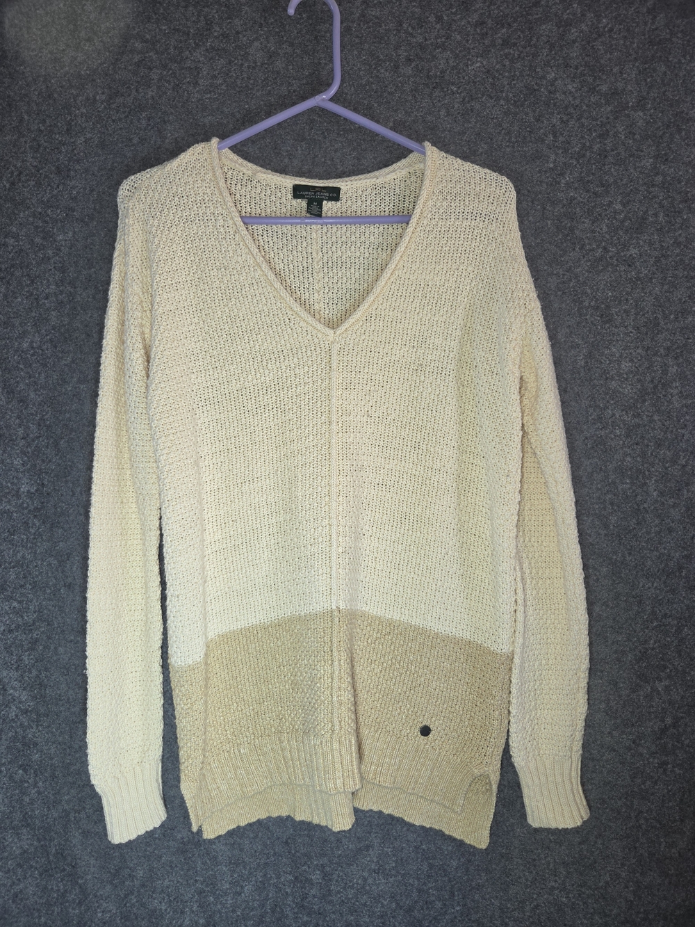 Lauren Jeans Co. Size M Cream & Tan V-Neck Colorblock Sweater